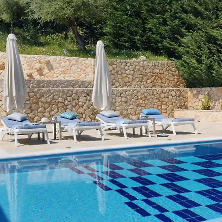 Villa Iremia, Piscine A Debordement & Vue Panoramique
