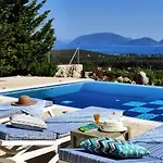 Iremia, Piscine A Debordement & Vue Panoramique
